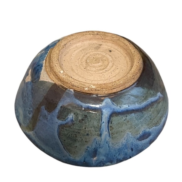 Circular Bowl, Hand-Built With Organic Edges & Unique Glazing - Picture 3 of 7